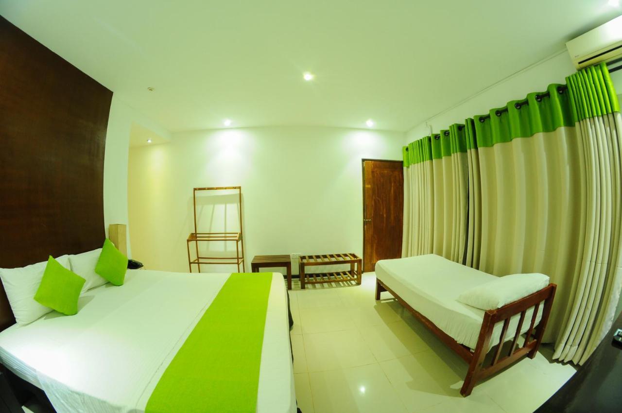 Lake Wind Hotel Tissamaharama Kültér fotó